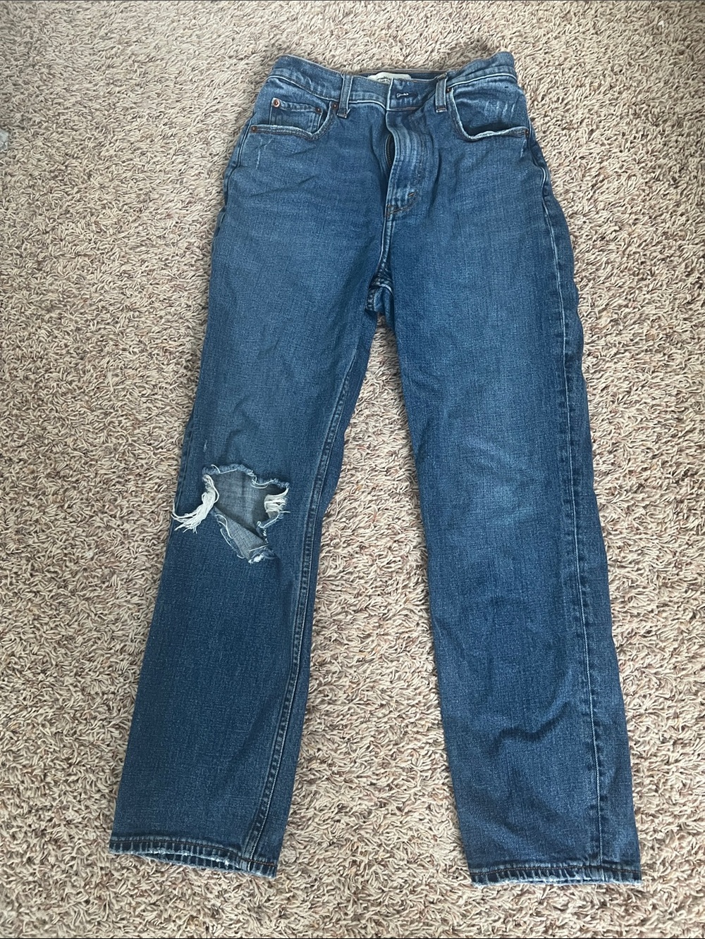 Abercrombie & Fitch Women's Dark Blue Straight-Leg Jeans with Knee Rip